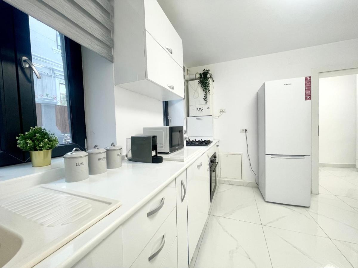 Apollo 1 Apartment Bukares Bagian luar foto