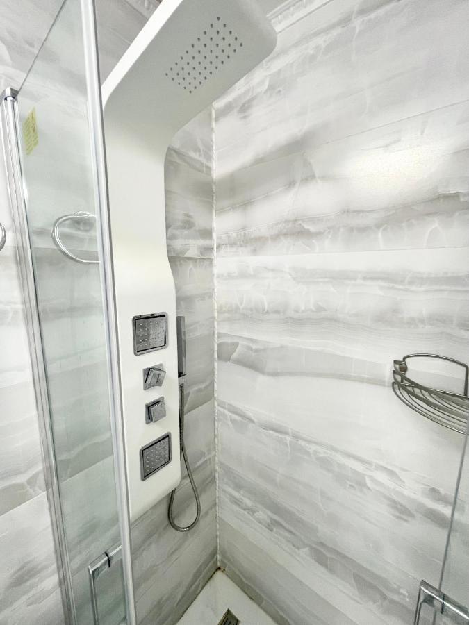 Apollo 1 Apartment Bukares Bagian luar foto
